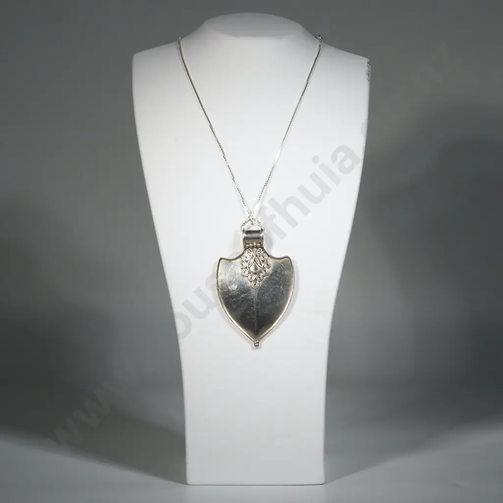 Sterling Silver Large Shield Shape Pendant With Box Link Chain  Image 1++