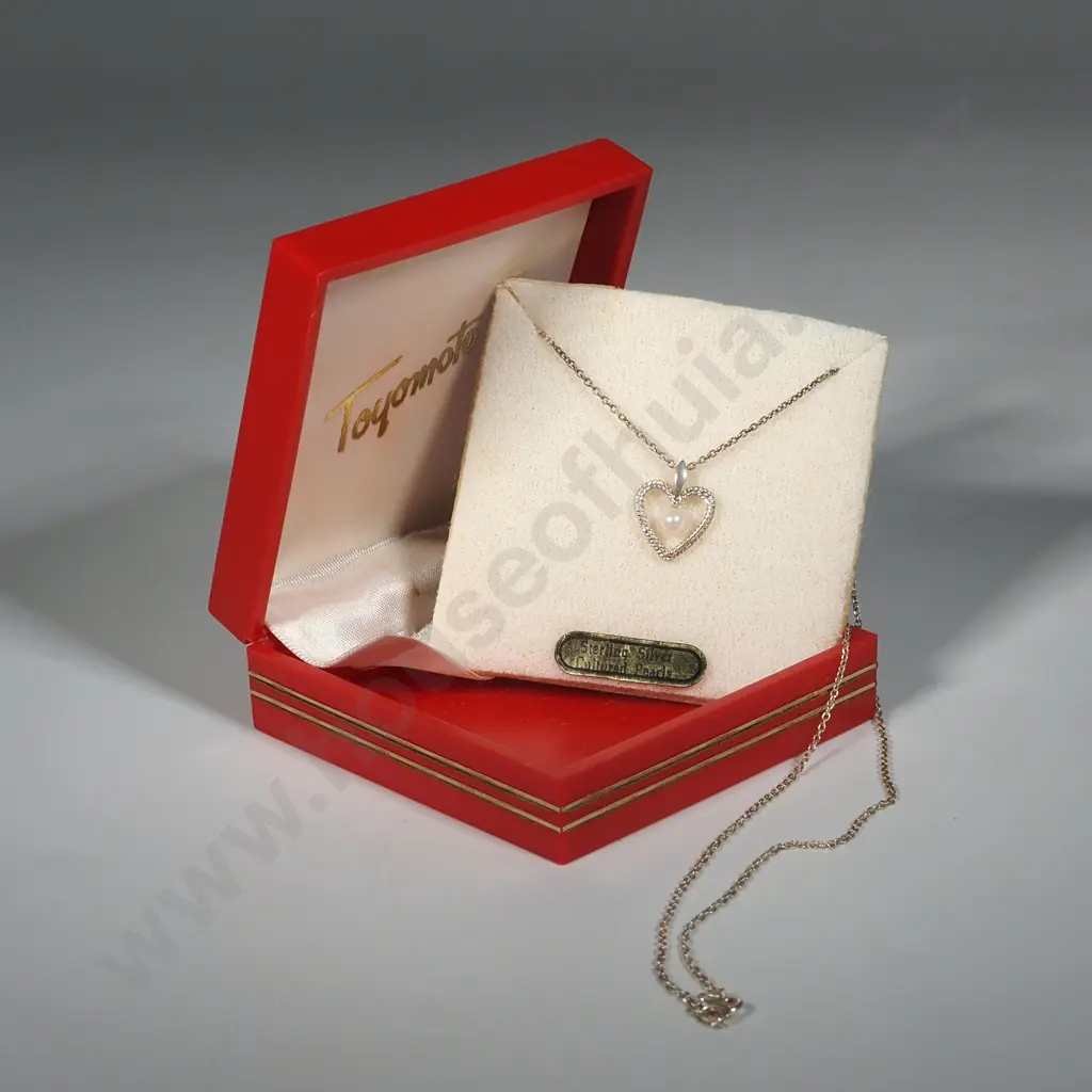 Boxed Toyomoto Sterling Silver Chain & Cultured Pearl Pendant. Image 1++