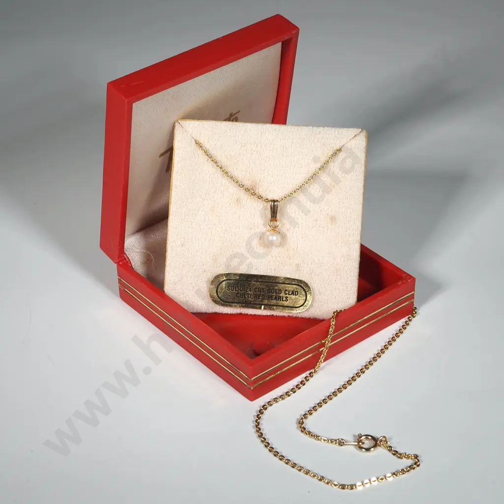 Boxed Toyomoto 24ct Rolled Gold Chain & Cultured Pearl Pendant. Image 1++