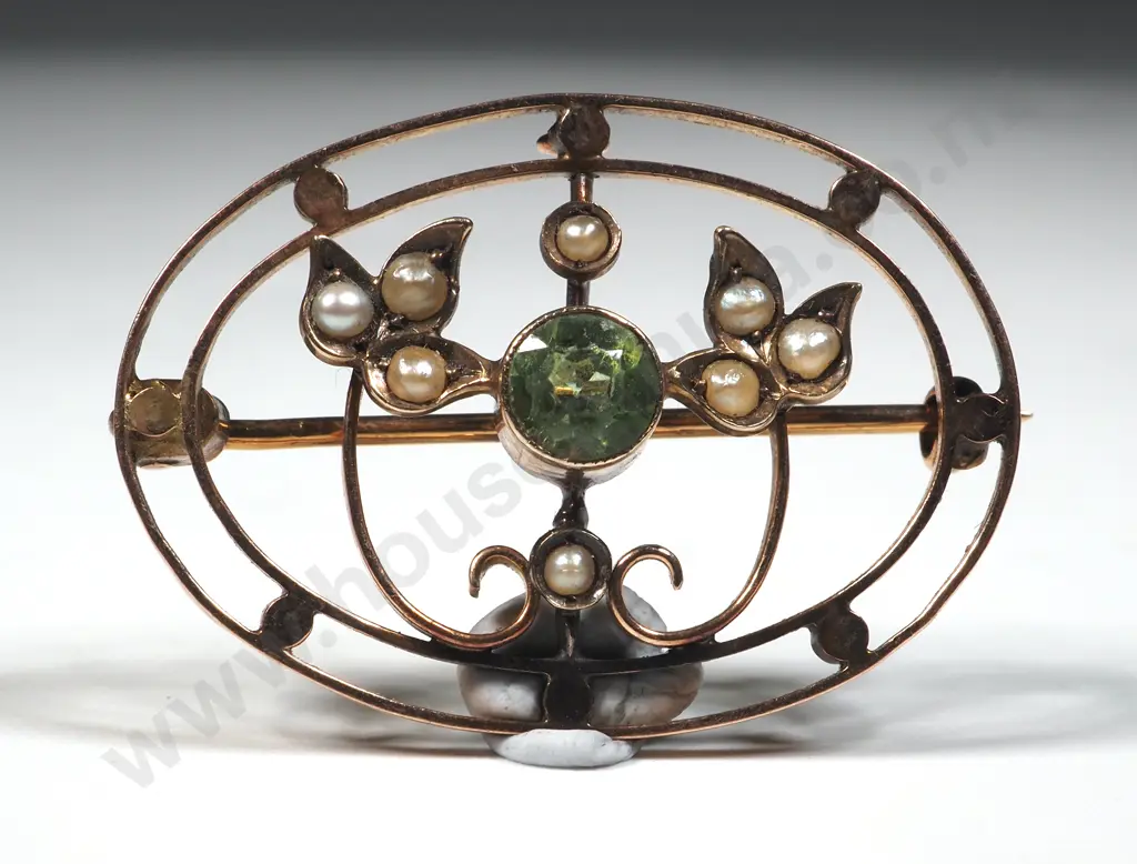 9ct Gold Peridot Seedpearl Brooch Image 1++
