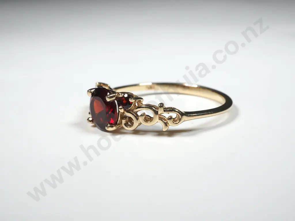 9ct Gold Gem Ring Image 1++