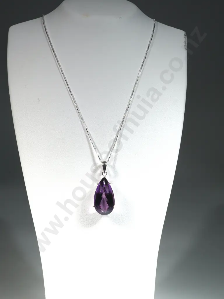 Sterling Silver Pearl Pendent & Chain. Image 1++