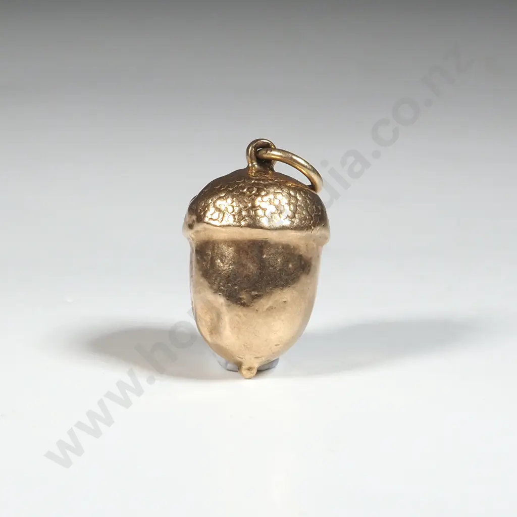 9ct Gold Acorn Pendant Image 1++