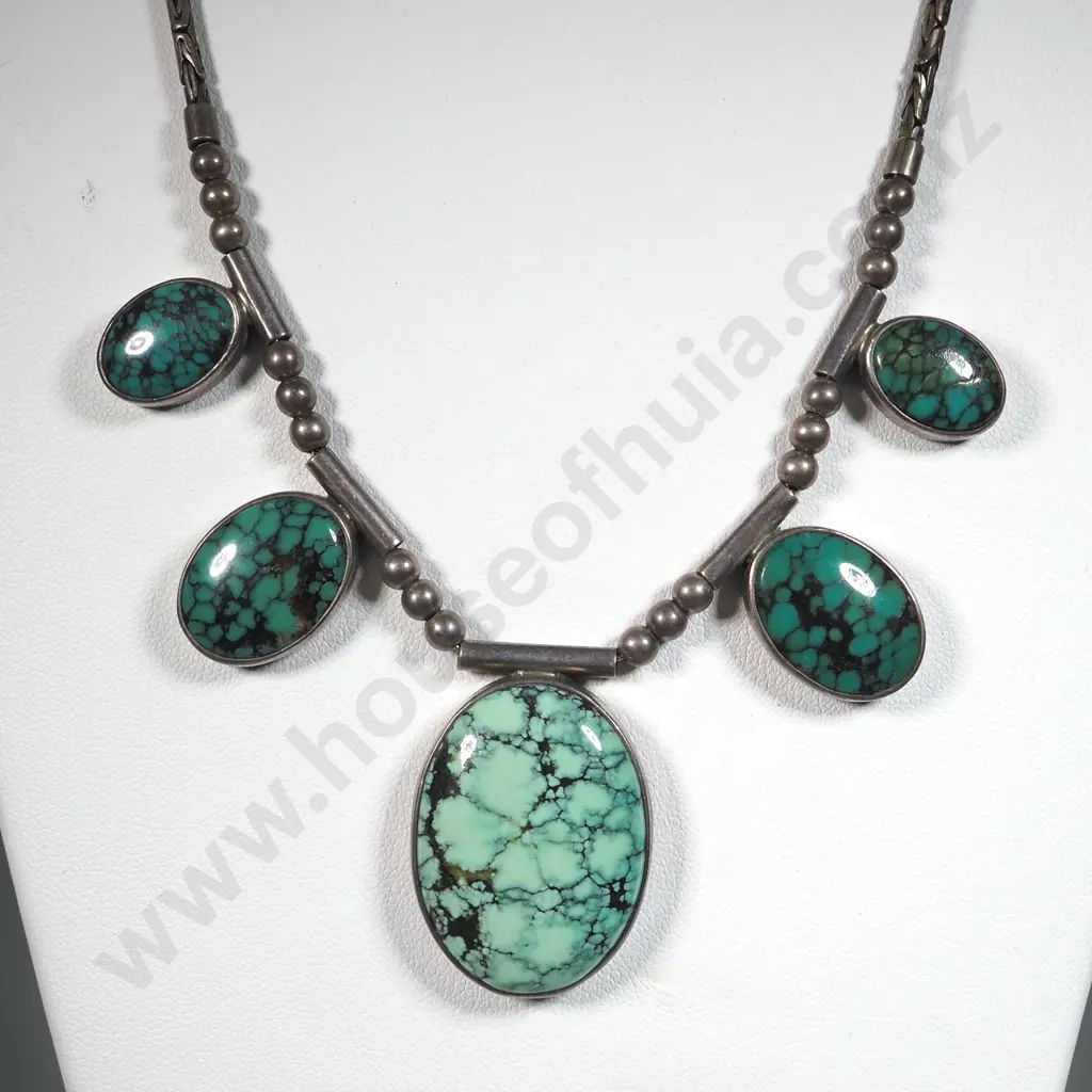 Vintage Sterling Silver & Turquoise Choker Pendant with Graduated Oval Turquoise On A Ball & Bar Chain Image 1++