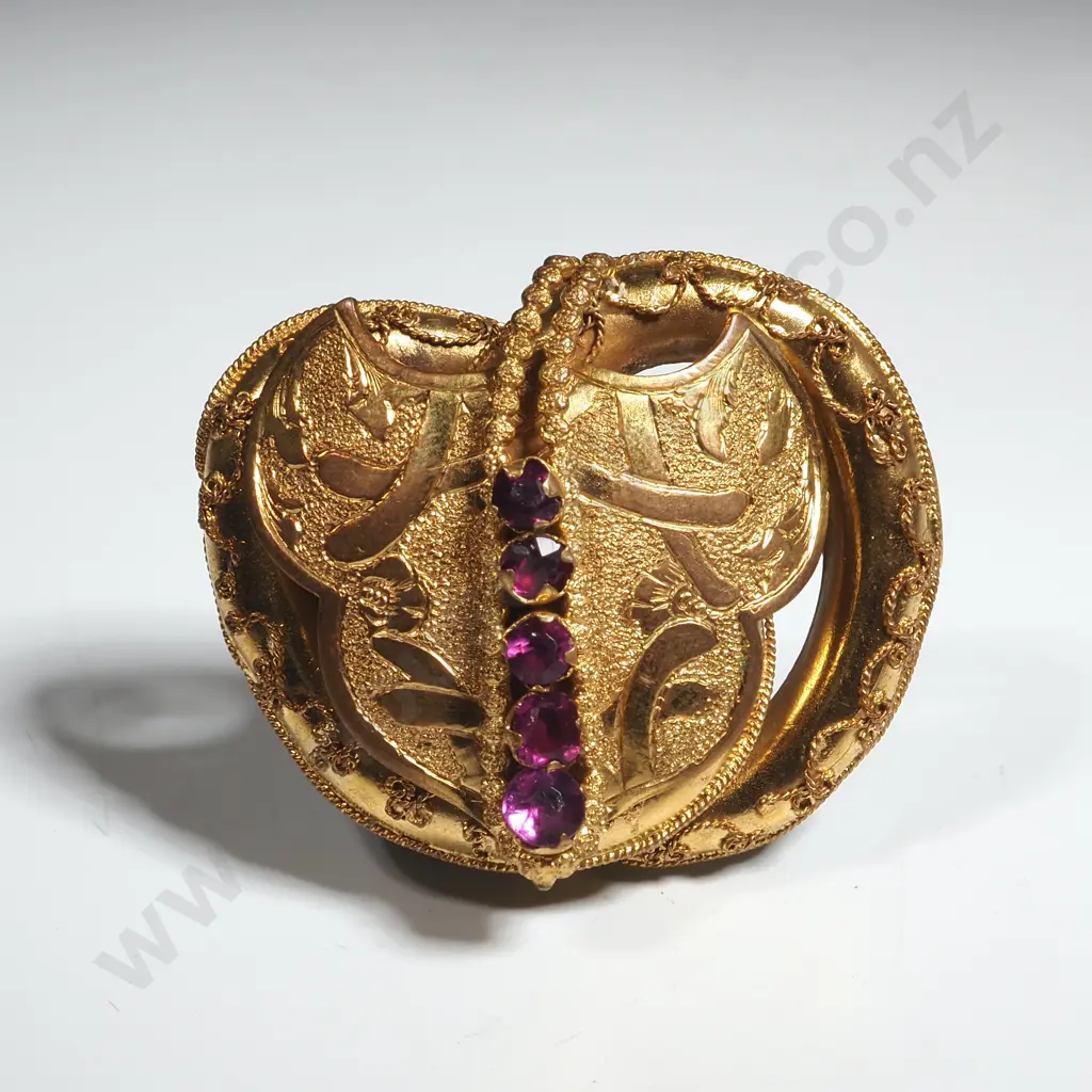 Fabulous Gilt Brooch Image 1++