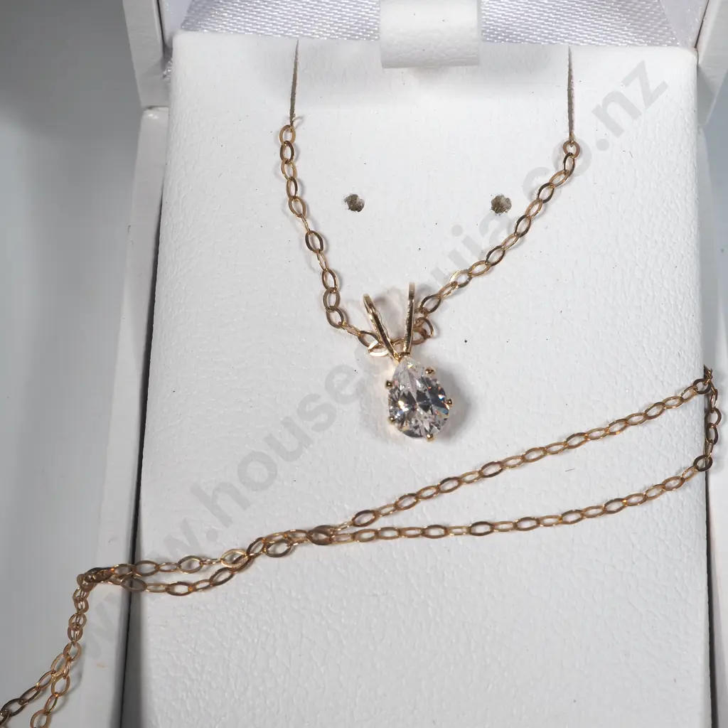 9ct Gold Chain Necklace with White Stone Pendant Image 1++