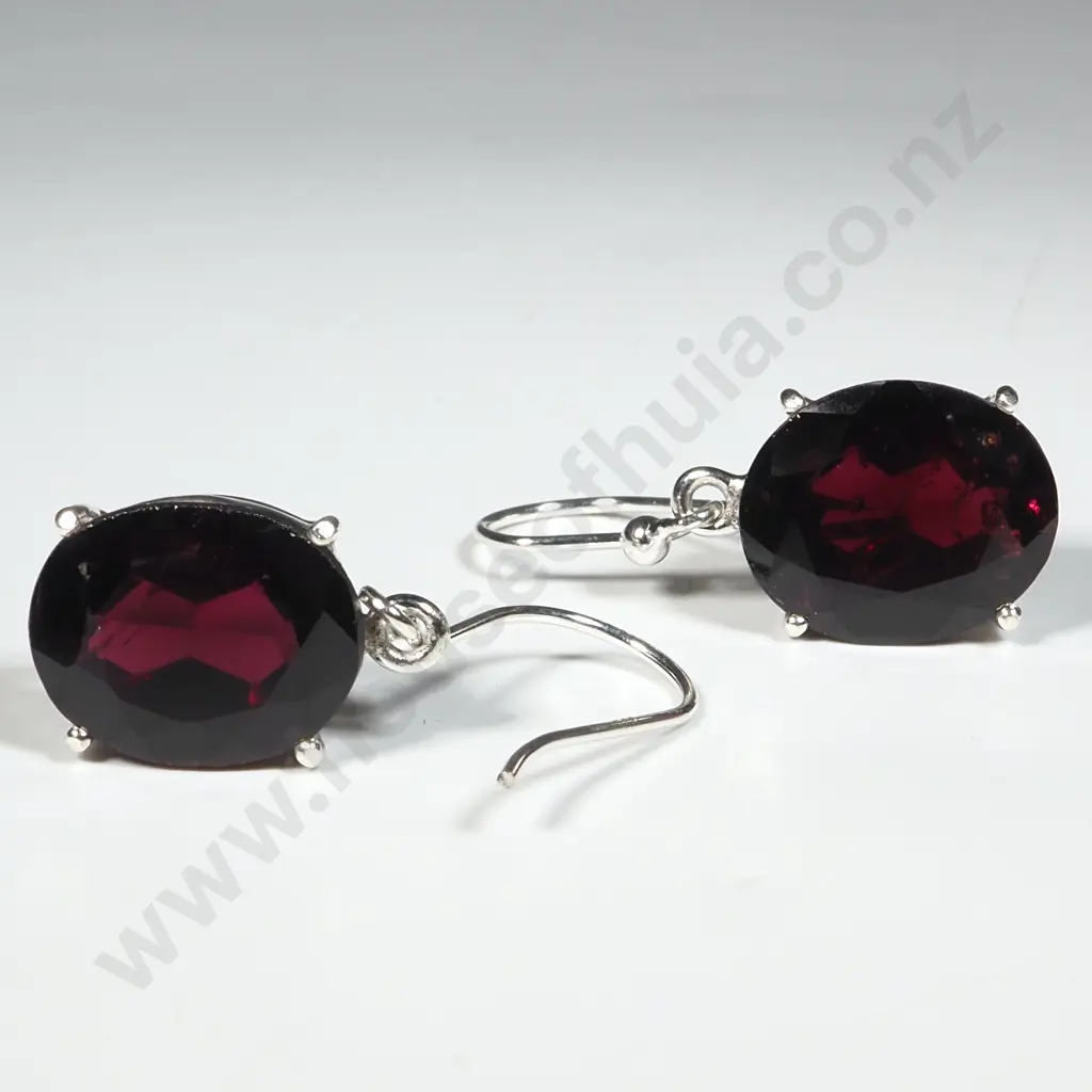 Sterling Silver Garnet Stud Earrings. Image 1++