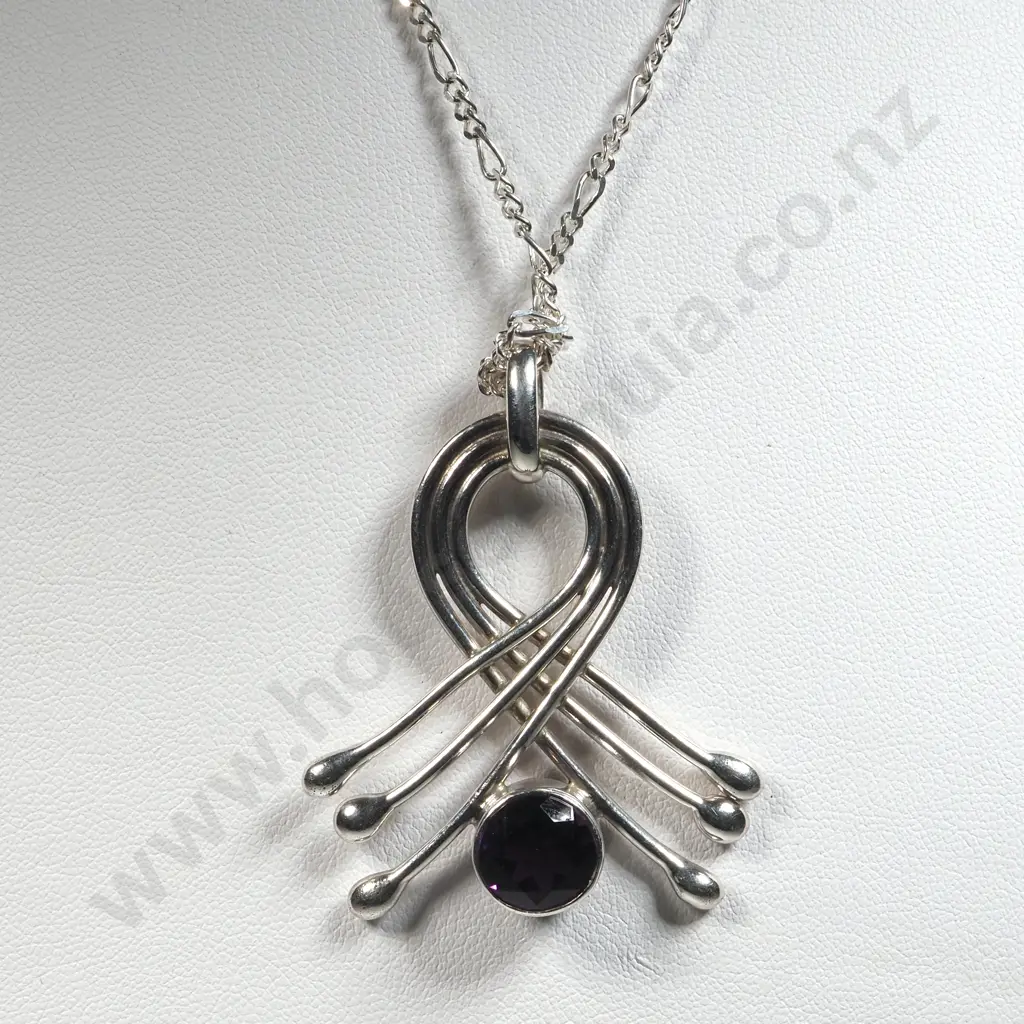 Sterling Silver Amethyst Pendant & Chain. Image 1++