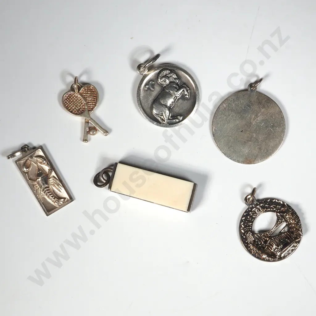 Assorted Lot of Sterling Silver Pendants. Image 1++