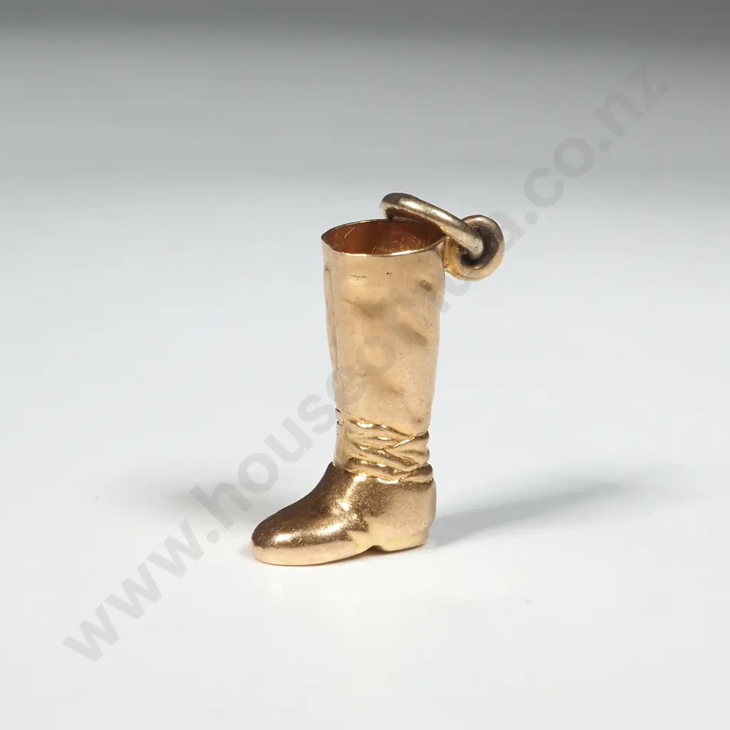 9ct GoldBoot Pendant Image 1++