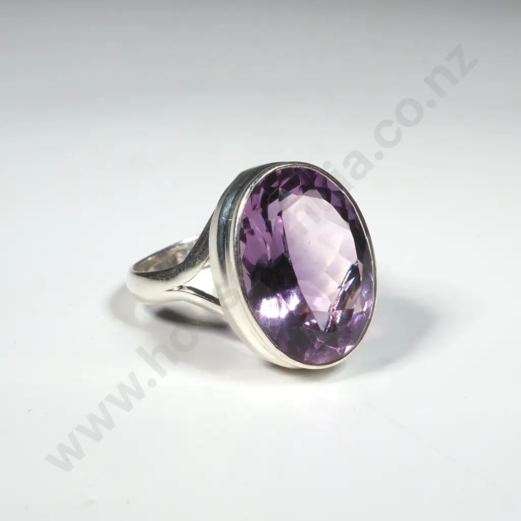 Sterling Silver Oval Cut Amethyst Ring. Image 1++