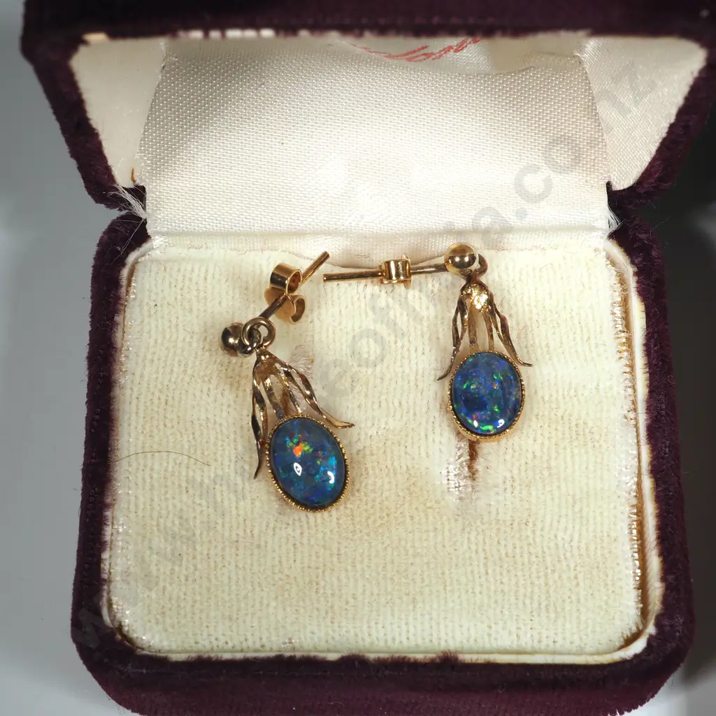 Opal Doublet Pedant on Chain & A Pair Of Opal Doublet Earrings Image 1++