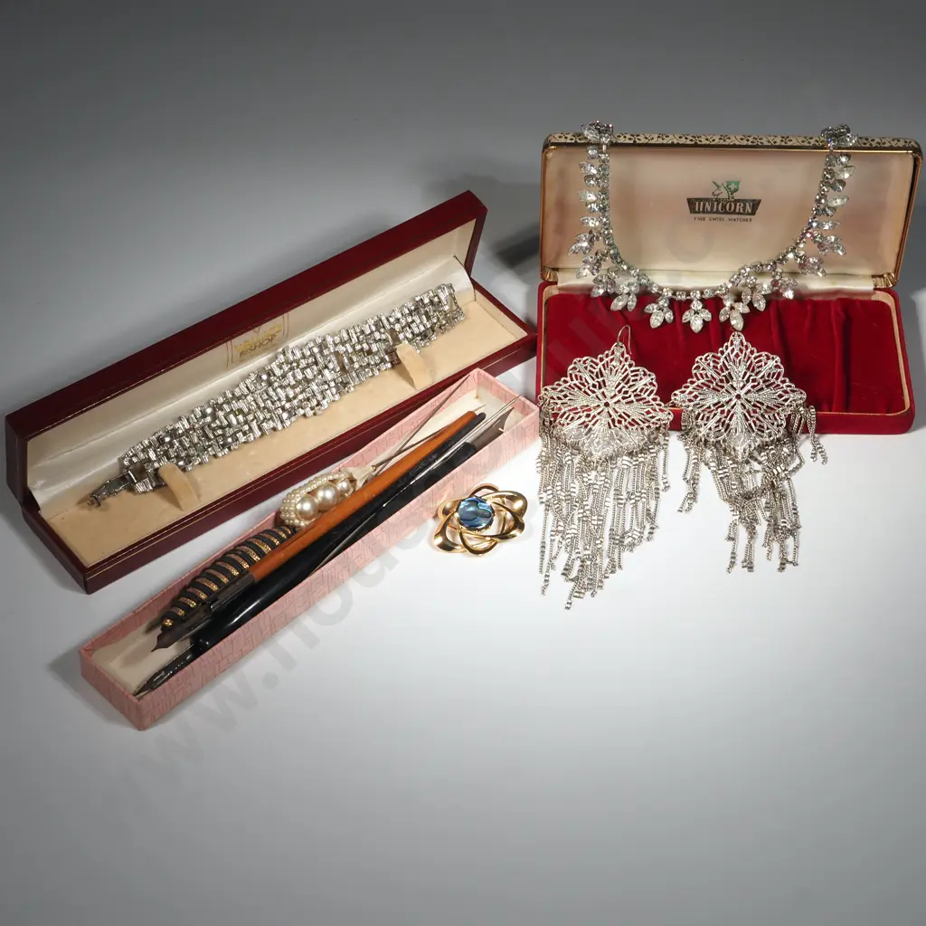 Assorted Lot of Costume Jewellery Image 1++