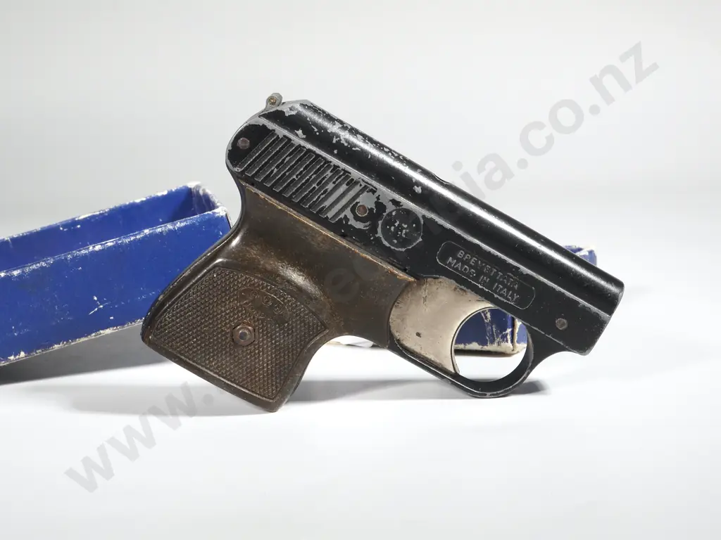 Boxed Brevettata Starter Pistol. Image 1++