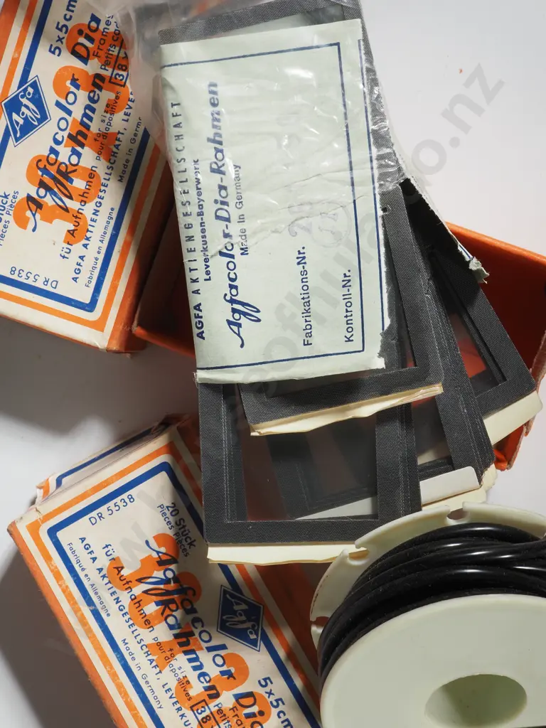 Camera Lens, Mounts, Viewer Box & Slide Frames. Image 1++