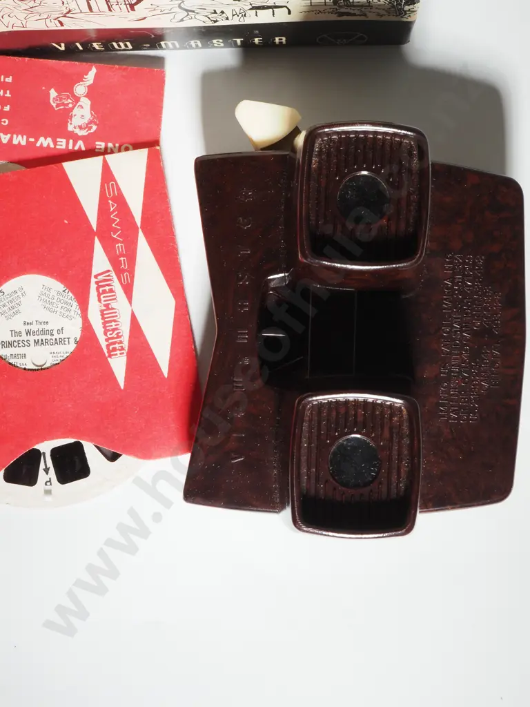 Vintage View-Master-Dimension Viewer Model E in Original Box. Image 1++