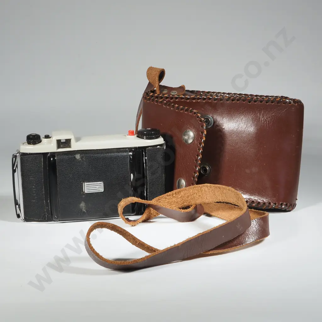 Vintage Kodak Sterling 11- 620 Film Folding Camera. Image 1++