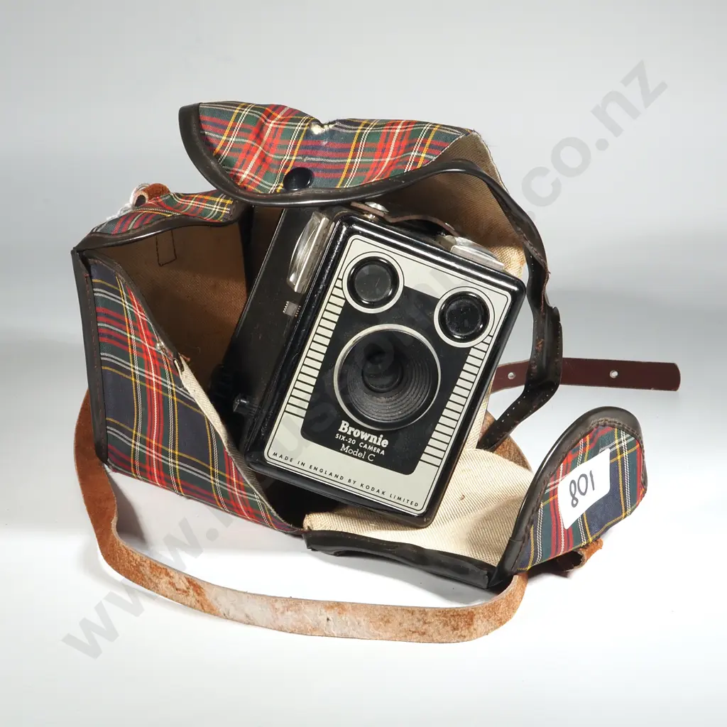 Kodak Brownie Six-20 Model C Camera. Image 1++