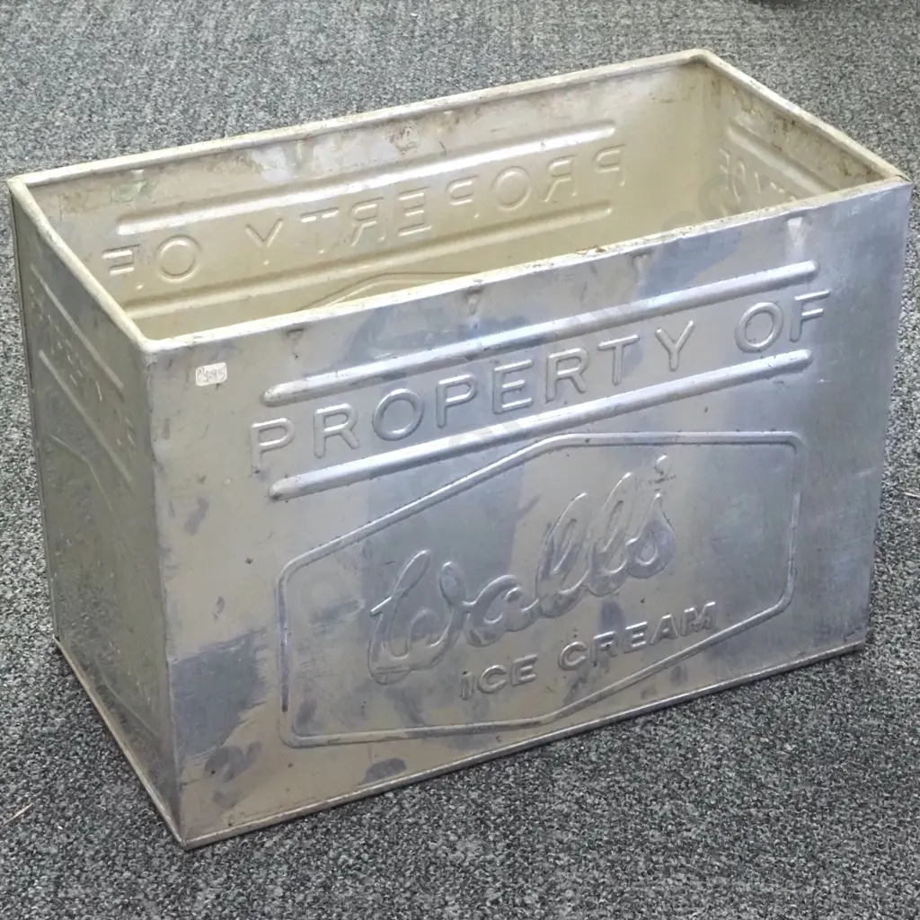 Antique Metal Ice Cream Tin. Image 1++