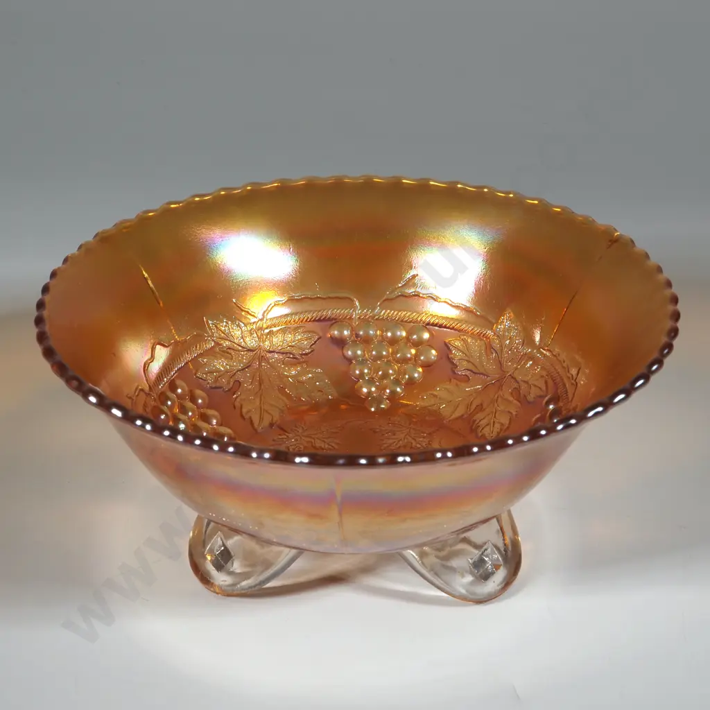 Carnival Glass Bon Bon Dish. Image 1++
