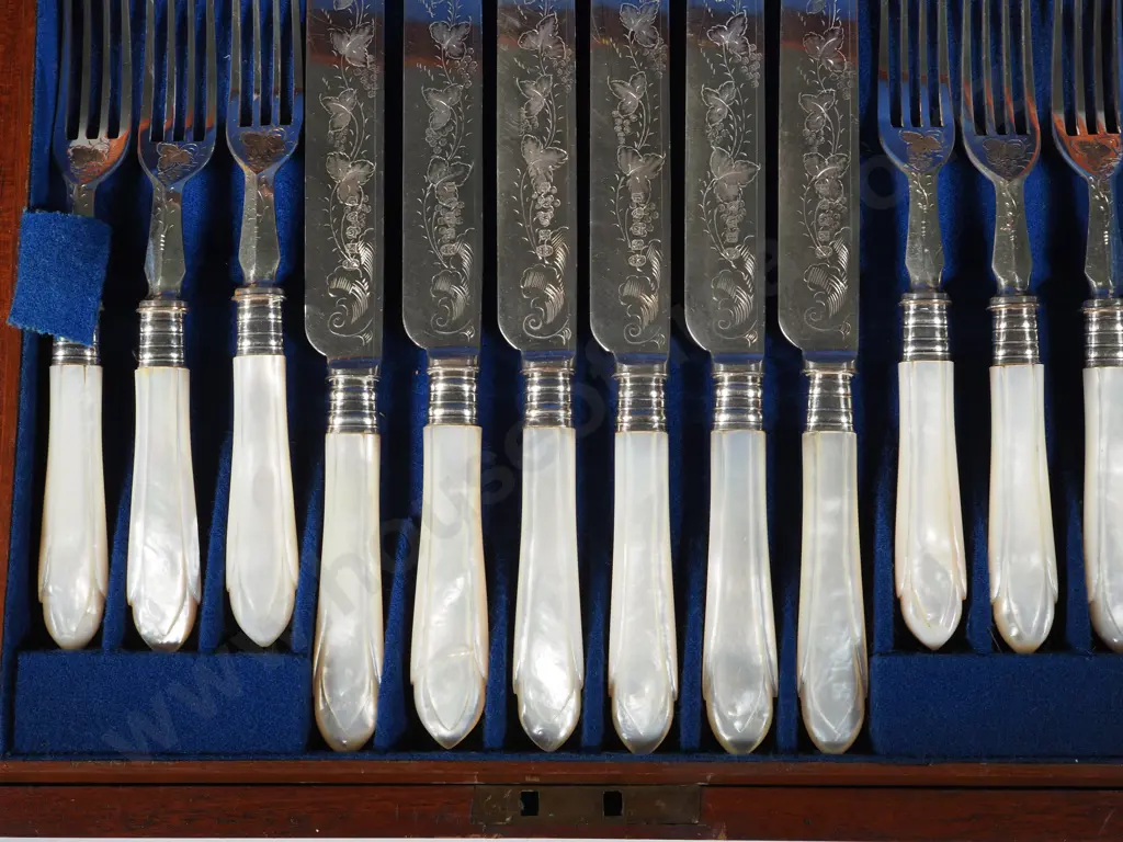 Antique MOP Mahogany Cased Set Of Twelve MOP & Silver Plate Fruit Knives & Forks. Image 1++