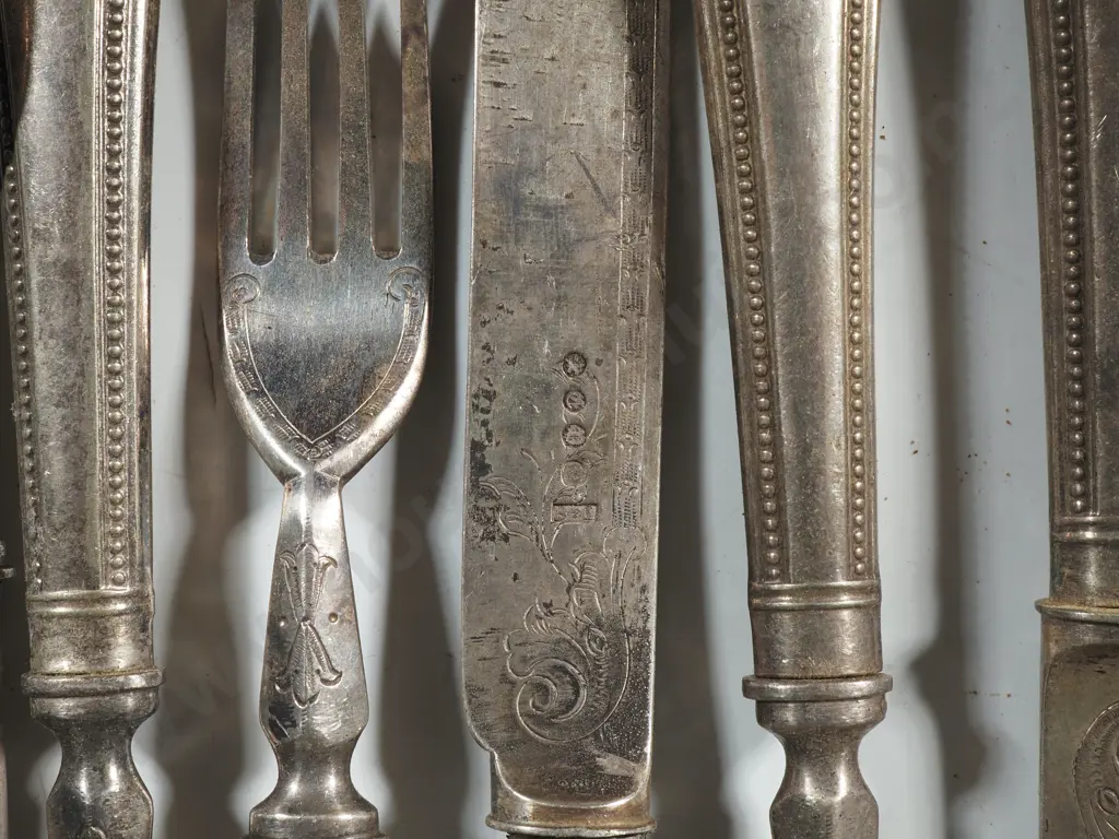 Assorted Crested S/P Knives & Forks. Image 1++