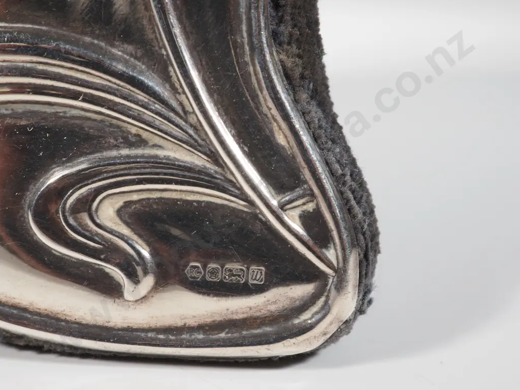 Sterling Silver Table Clock w Art Nouveau Floral Style Frame. Image 1++