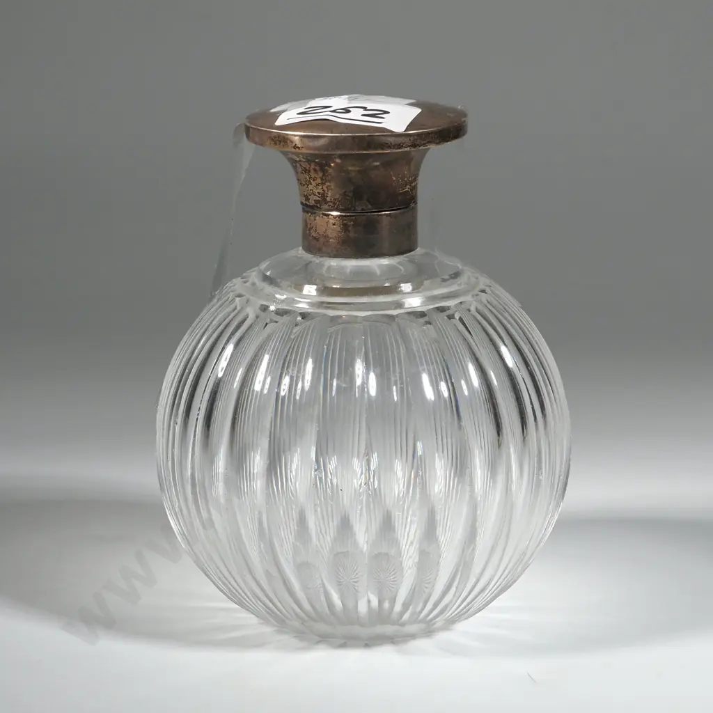 Sterling Silver Lidded Perfume Bottle w Ribbed Body & Plain Lid. A/F - Lid Damaged Image 1++