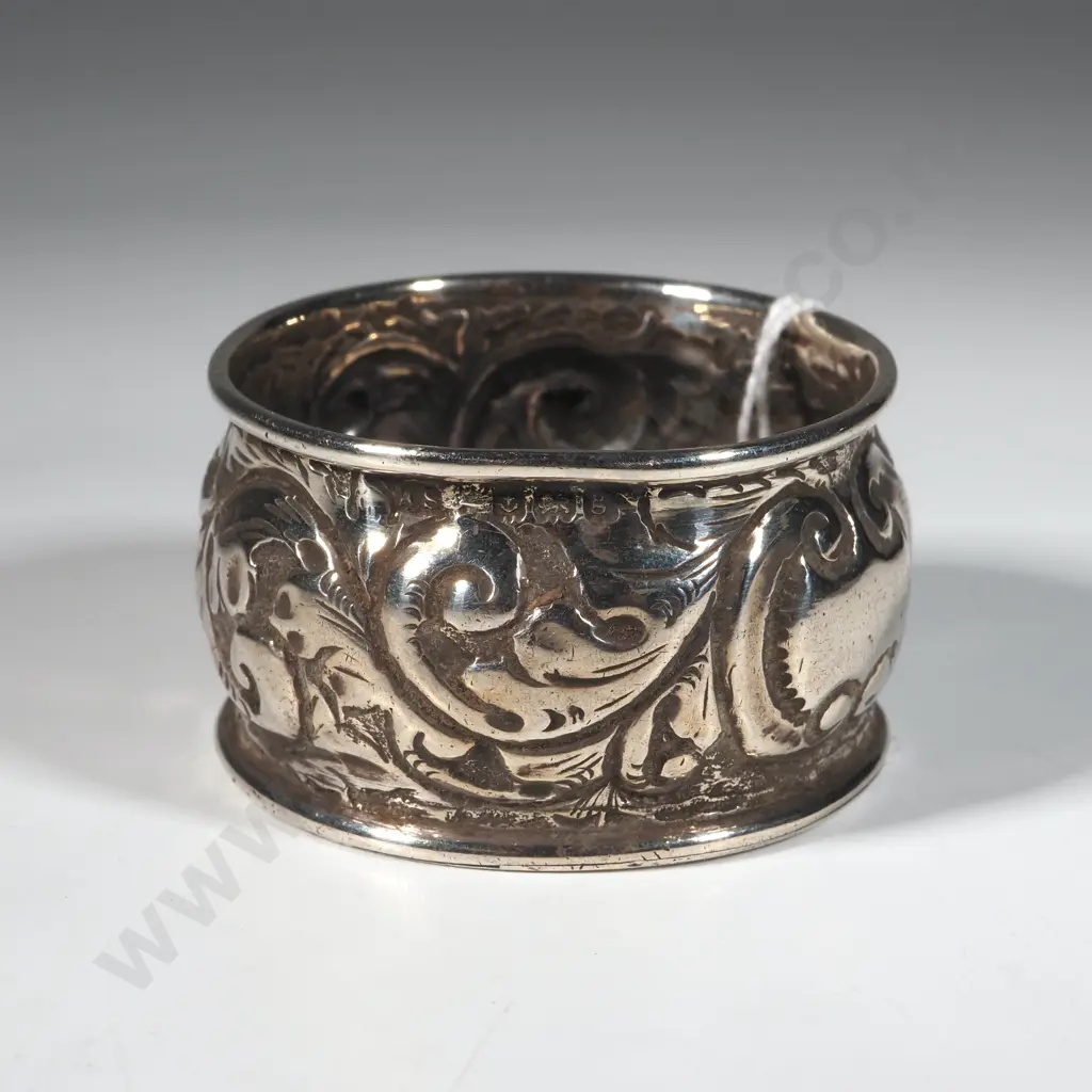 Sterling Silver Embossed Serviette Ring. Image 1++
