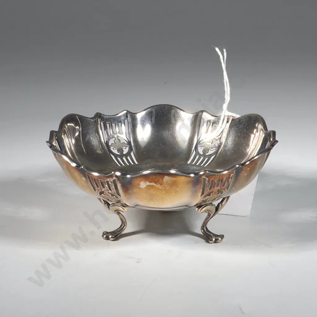 Small Sterling Silver Pierced  & Scalloped Bowl on Three Legs. Image 1++