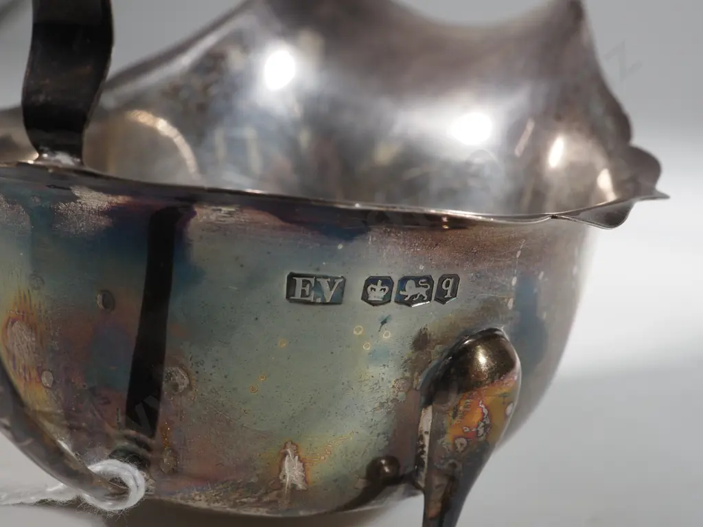 Sterling Silver Sauce Boat. Image 1++