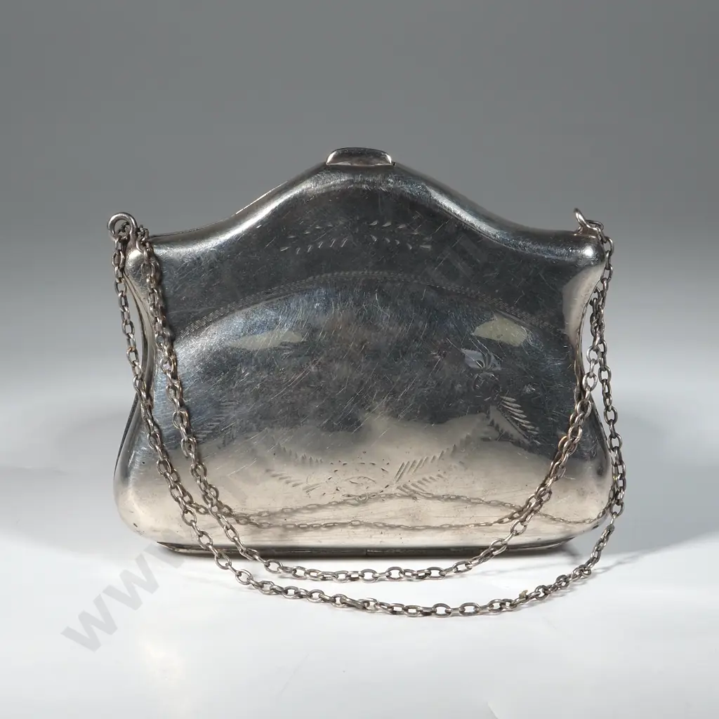 Vintage EPNS Ladies Handbag w Engraved Detail. Image 1++