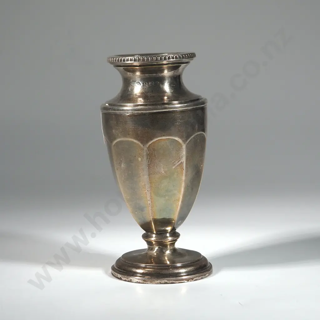 Sterling Silver Vase w Faceted Body on Circular Base. Image 1++