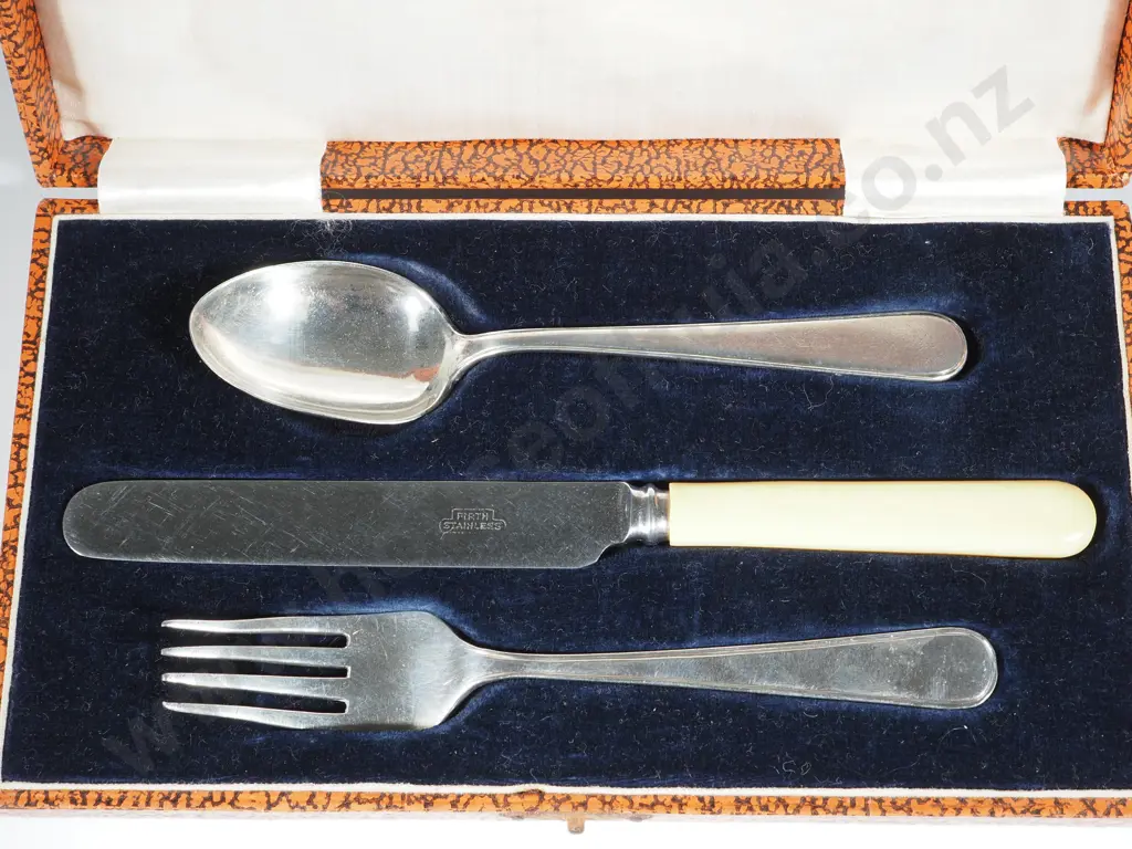 Three Piece Child's Cutlery Set in Makers Box. Image 1++