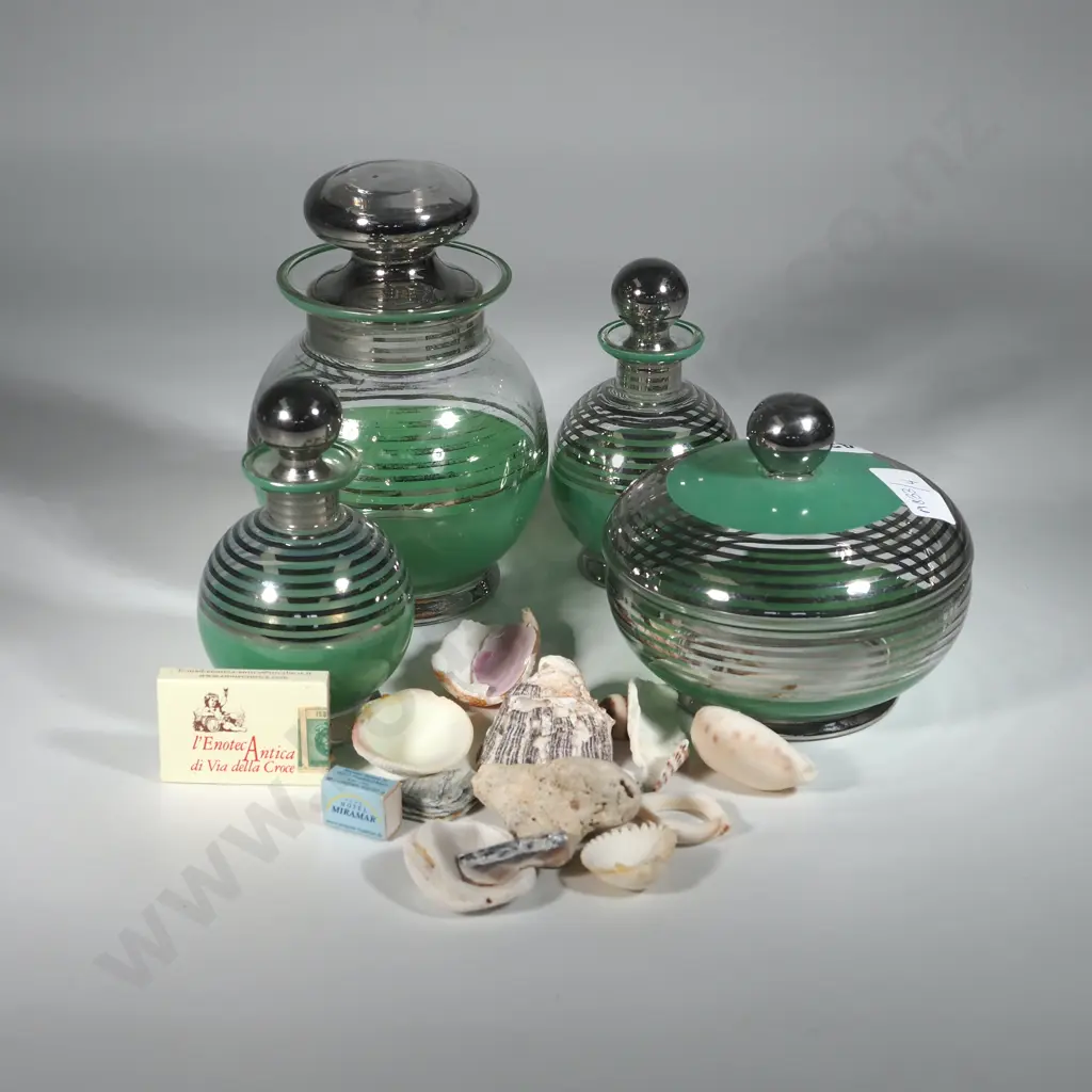 Four Pieces of Art Deco Style Glassware, Shells & Holiday Souvenirs. Image 1++