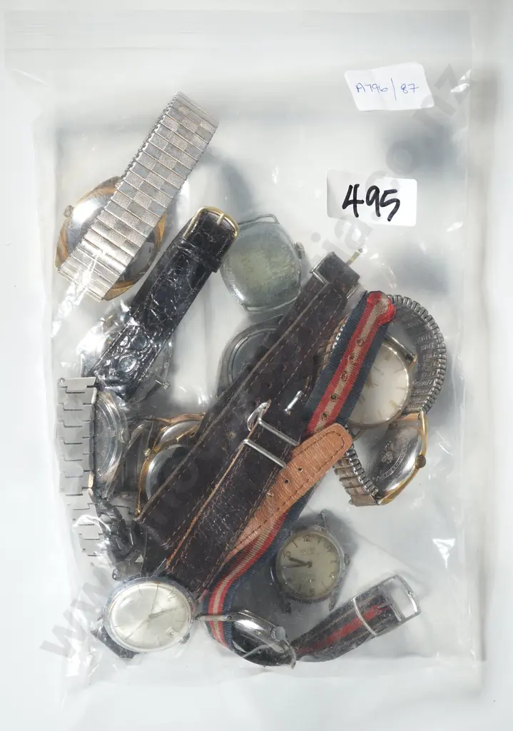 Twelve Vintage Gents Wristwatches. Image 1++