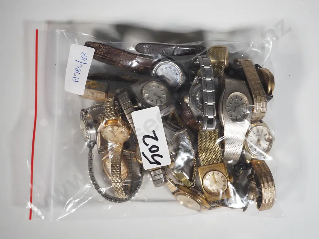 Assorted Lot of Fifteen Vintage Ladies Watches. Image 1++