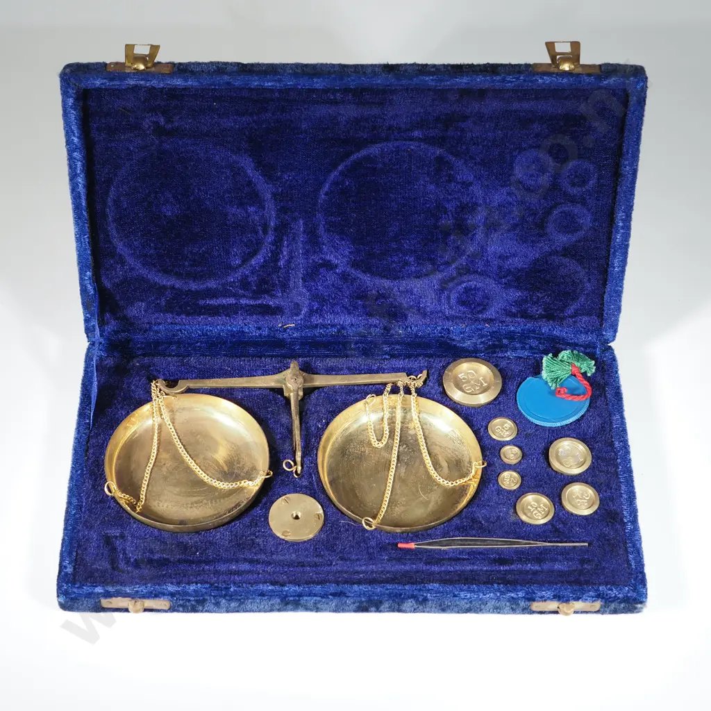 Polished Brass Jewellery Scale in Velvet Box Complete w Weights. Image 1++