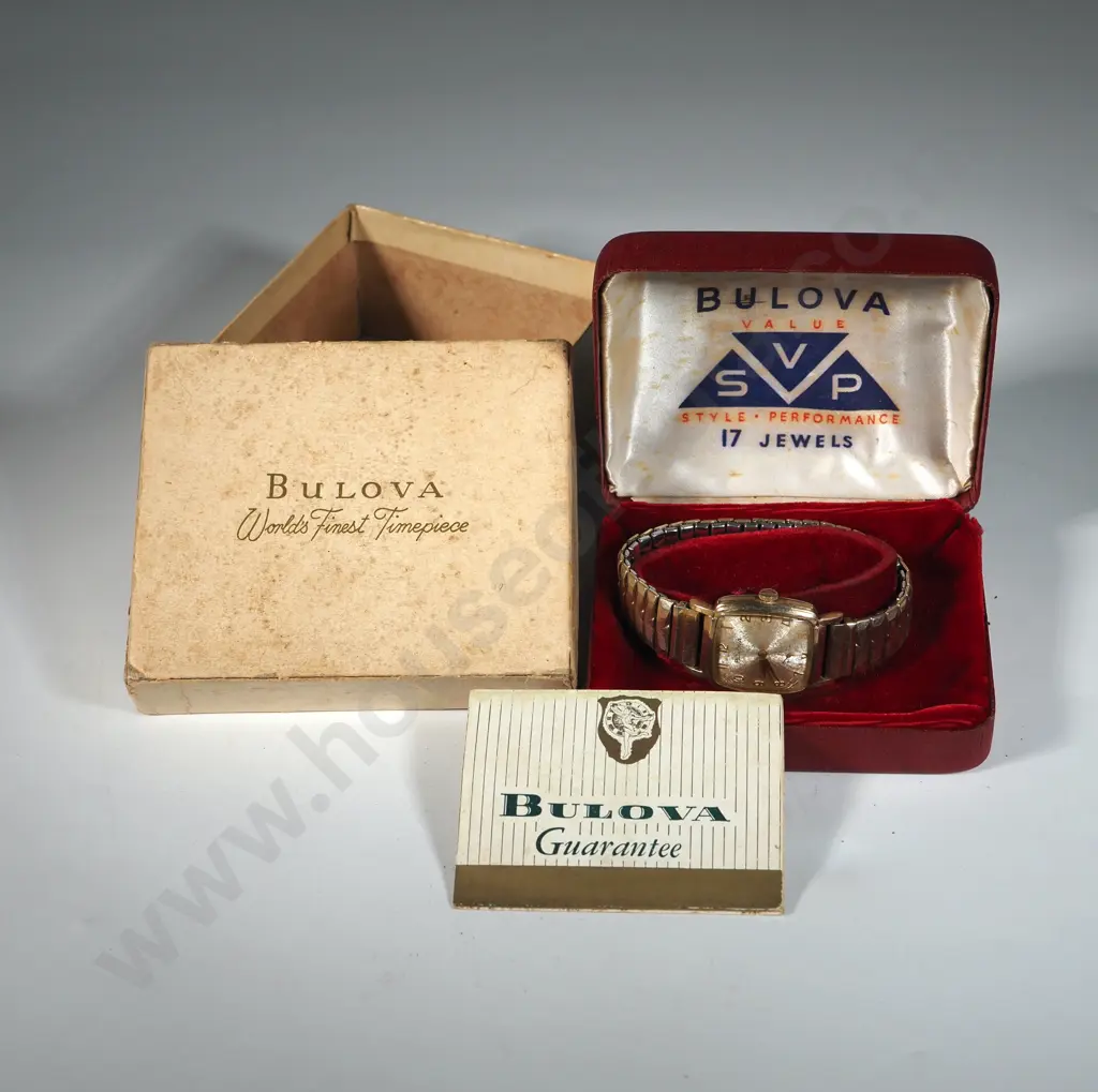 Vintage Boxed Bulova 17 Jewels Mens Wristwatch. Circa 1960. Image 1++