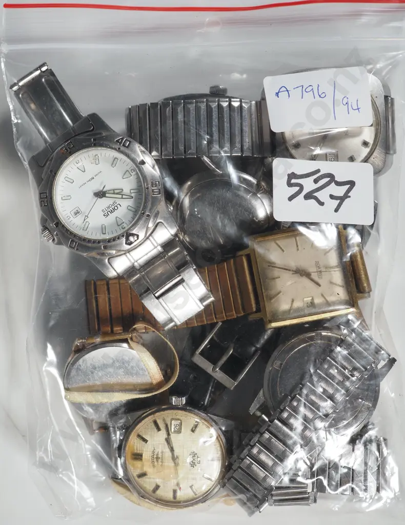 Lot of Ten Vintage Gents Wristwatches. Image 1++