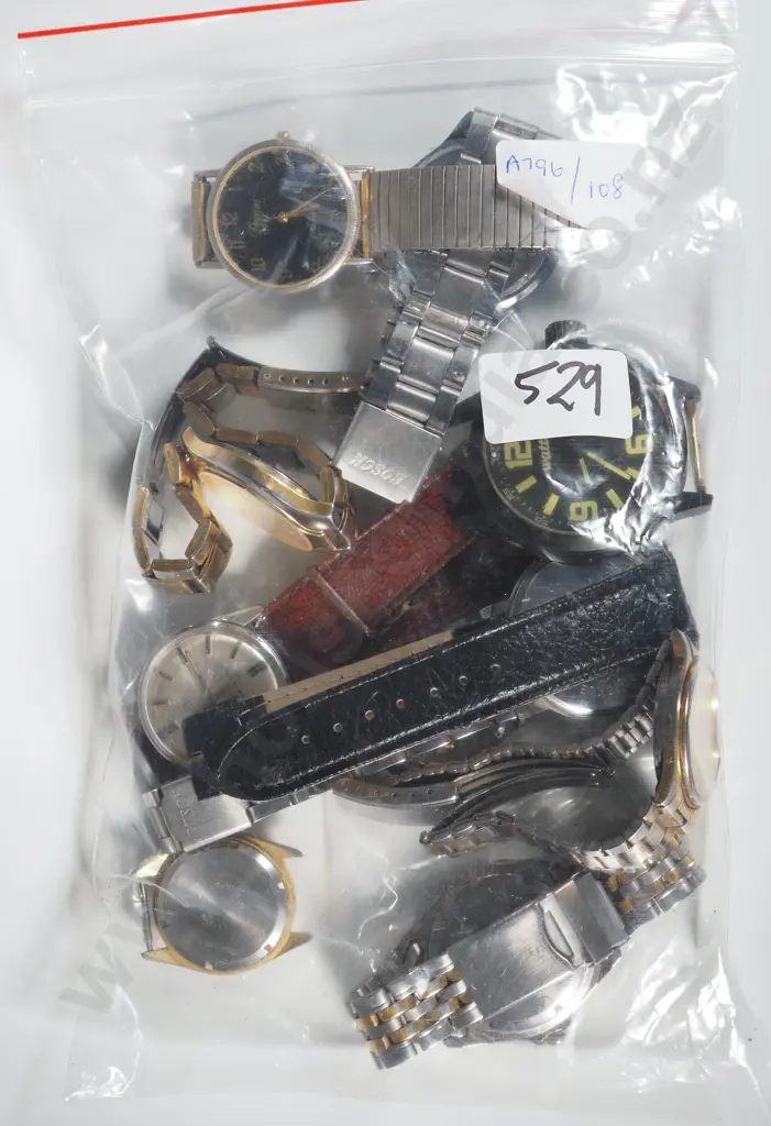 Assorted Lot of Ten Mens Wristwatches. Image 1++