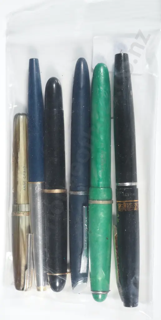 Lot of Six Vintage Fountain Pens. Image 1++