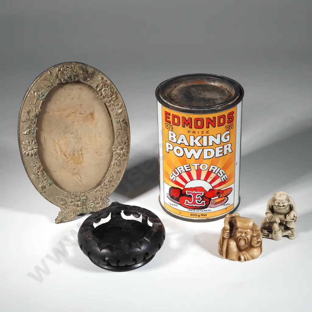 Assorted Lot of Memorabilia. Image 1++