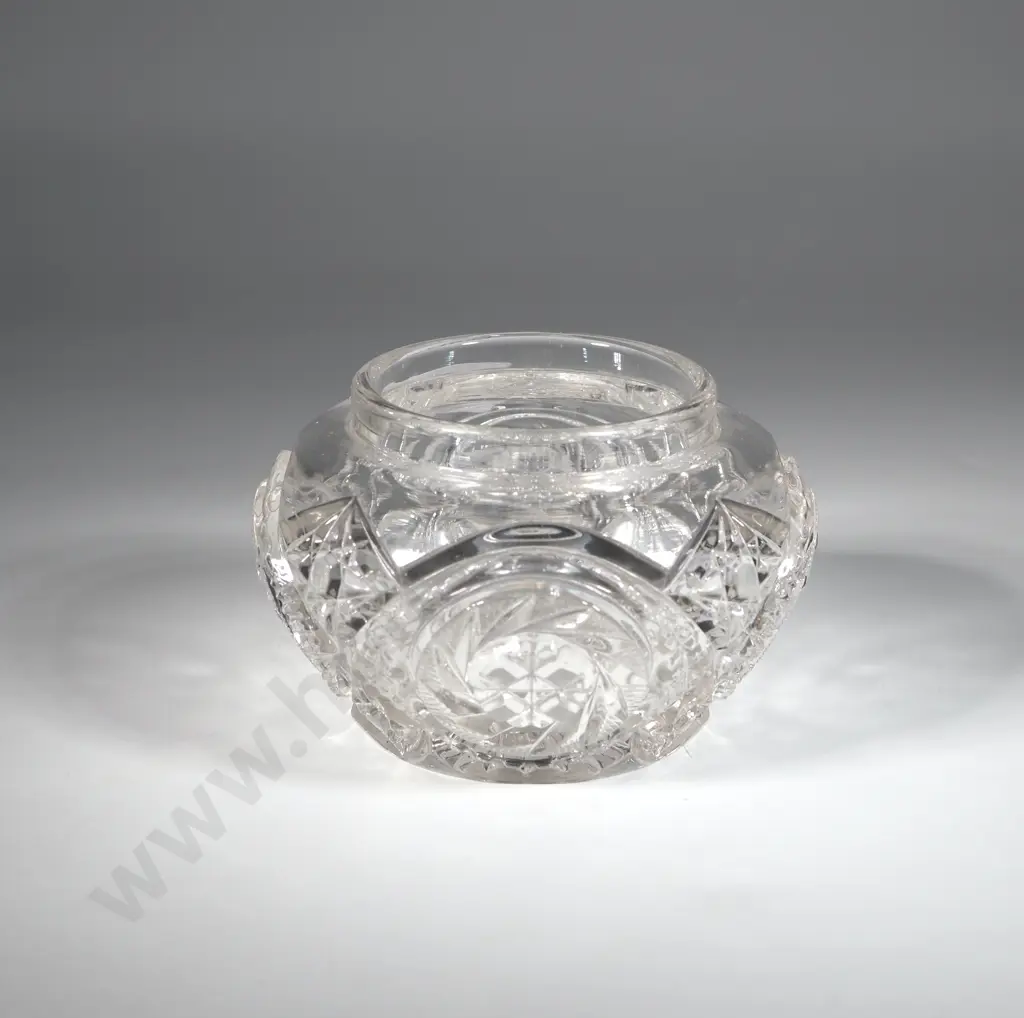 Pressed Glass Vase w Intricate Detailing. Image 1++