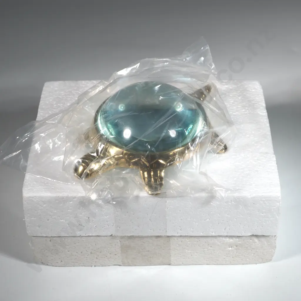 Brass Turtle Magnifying Glass. Image 1++