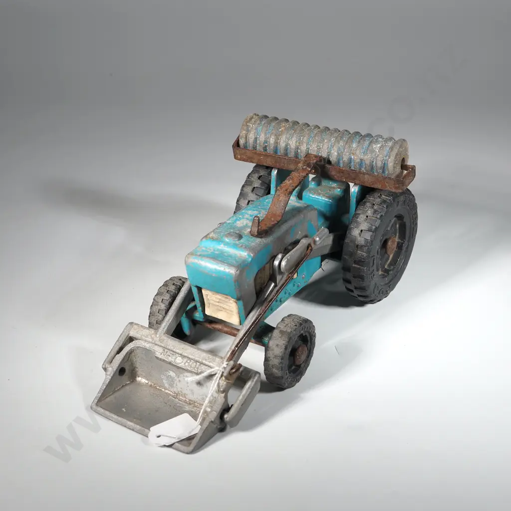 Funho Model No 801 Tractor Front End Loader & Roller. Image 1++