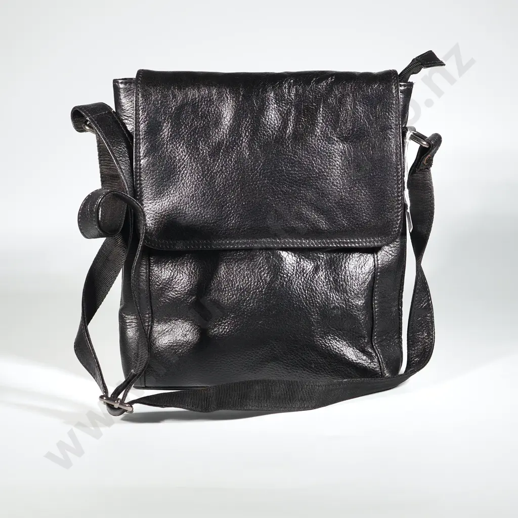 Black Leather Hand Bag - New. Image 1++