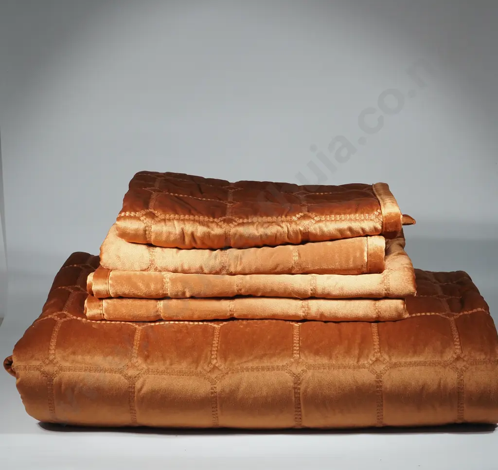 M.M. LINEN Rust Quilt & Pillow Cases. Image 1++