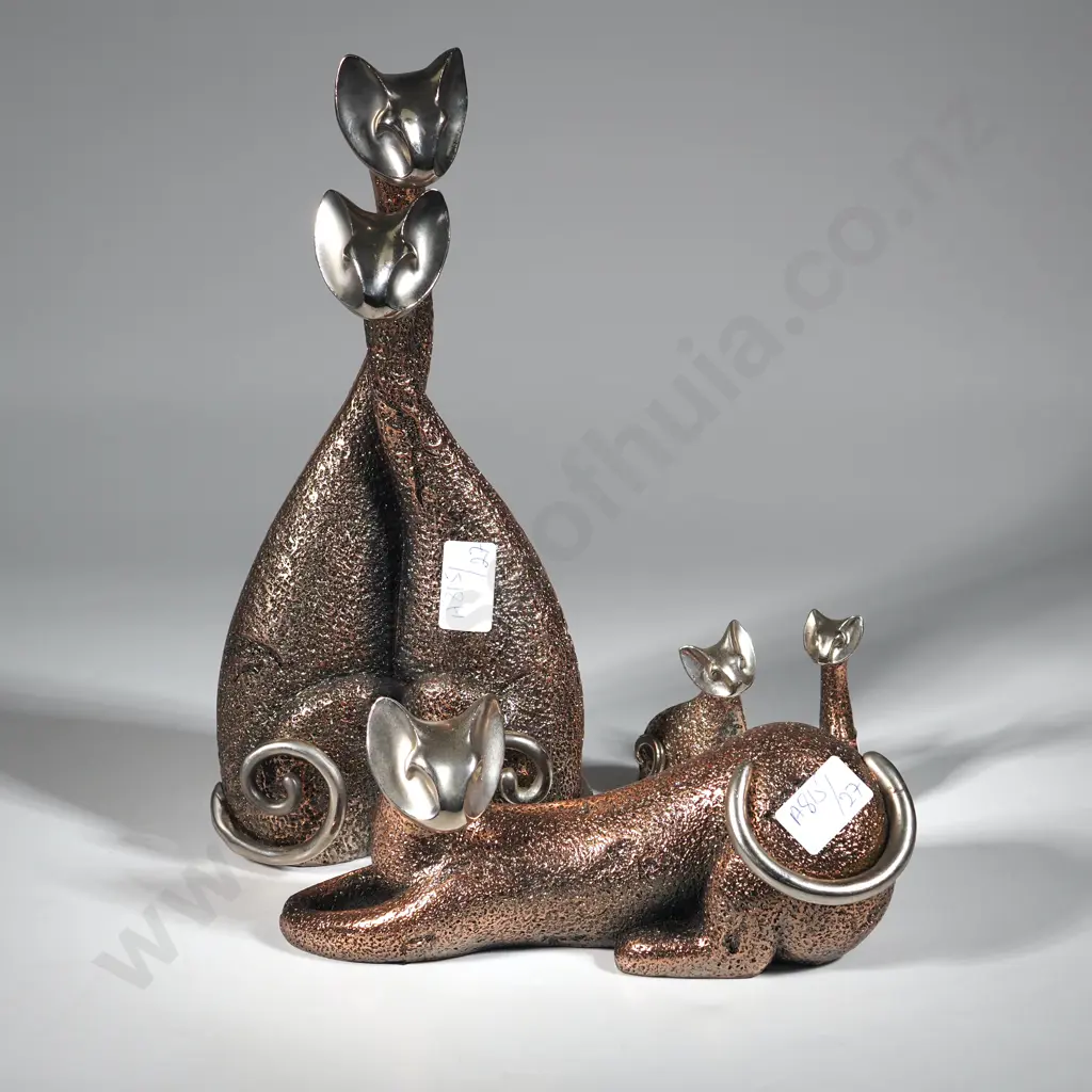 Four Decorative Art Copper/Stainless Cat Figurines - Various Sizes. Framed Cat Print on Board. Image 1++